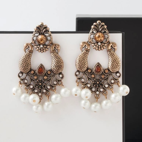 Rhinestone Detail Faux Pearl Decor Earrings - Picture 4 of 6